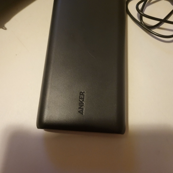 New!- Anker PowerCore 28600 mAh Portable Power Bank w/Carrying Case - Picture 2 of 12